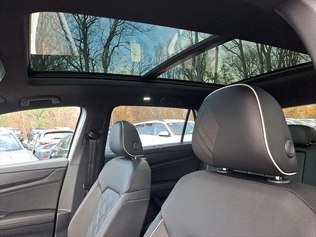 2026 Volkswagen Atlas Cross Sport SEL Premium R-Line