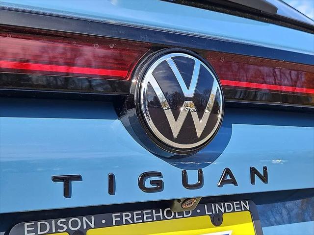 2026 Volkswagen Tiguan SE R-Line Black