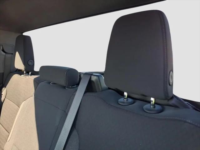 2026 Chevrolet Silverado 1500 4WD Crew Cab Short Bed Custom