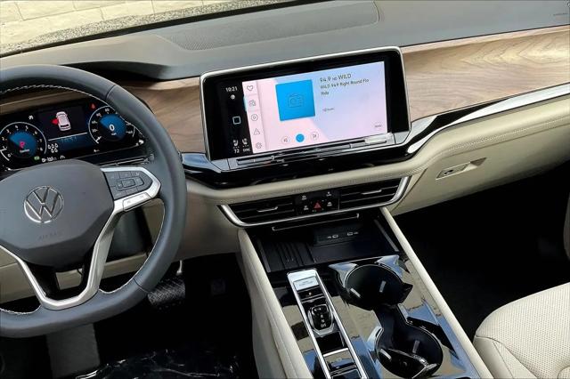 2026 Volkswagen Atlas SE with Technology