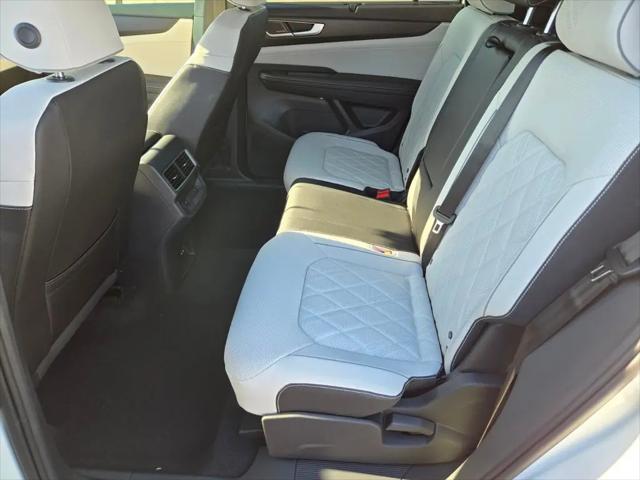2026 Volkswagen Atlas Cross Sport SEL Premium R-Line