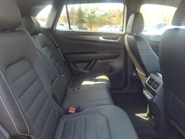 2026 Volkswagen Atlas Cross Sport SEL R-Line Black