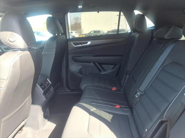 2026 Volkswagen Atlas Cross Sport SEL R-Line Black