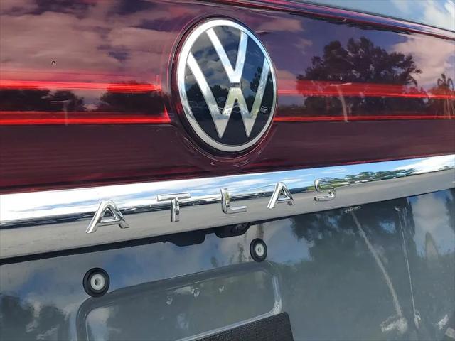 2026 Volkswagen Atlas SE with Technology