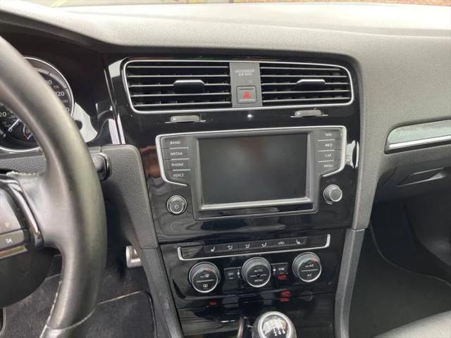 2017 Volkswagen Golf R 4-Door w/DCC & Navigation