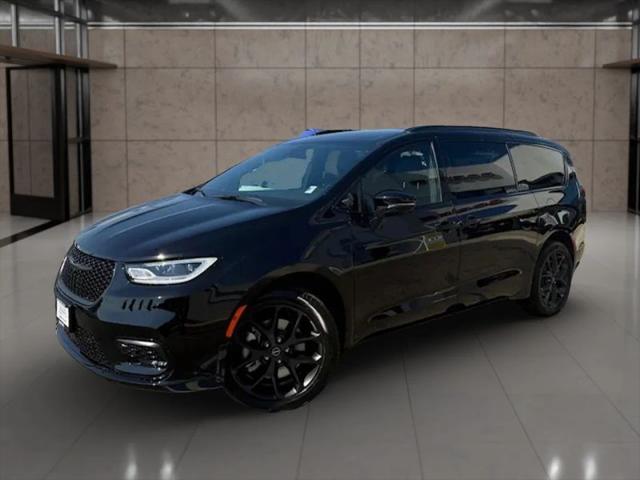 2026 Chrysler Pacifica Select AWD
