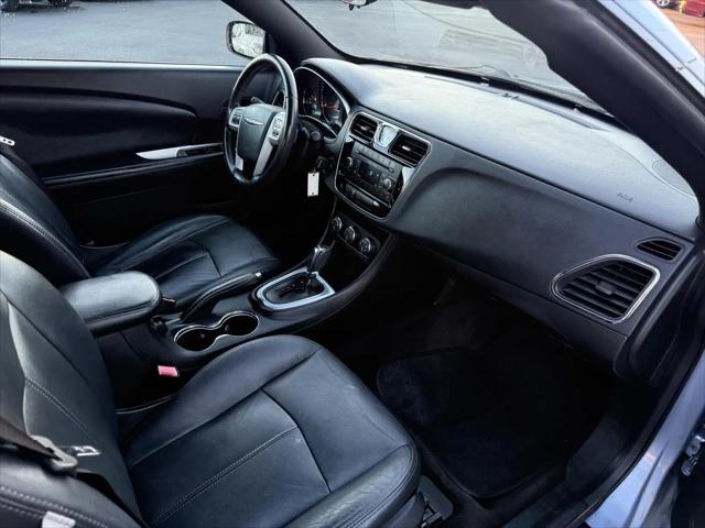 2012 Chrysler 200 Touring