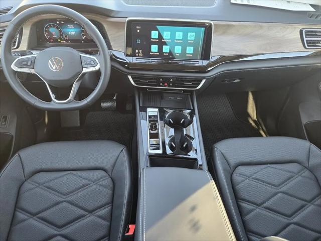 2026 Volkswagen Atlas SE with Technology