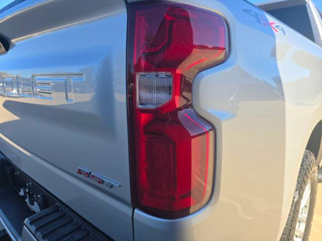 2022 Chevrolet Silverado 1500 4WD Crew Cab Short Bed RST