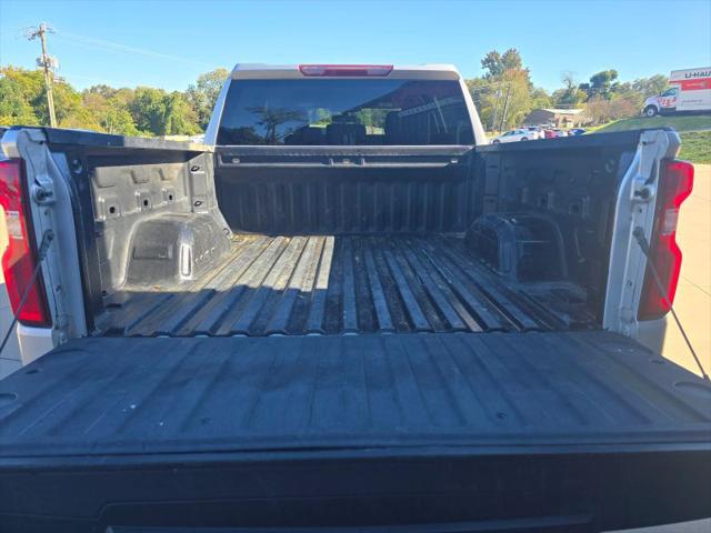 2022 Chevrolet Silverado 1500 4WD Crew Cab Short Bed RST