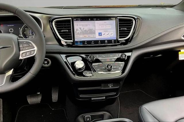 2026 Chrysler Pacifica Select AWD
