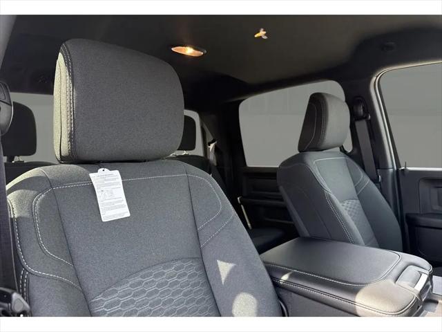 2026 Ram 2500 Black Express Crew Cab 4x4 6'4" Box