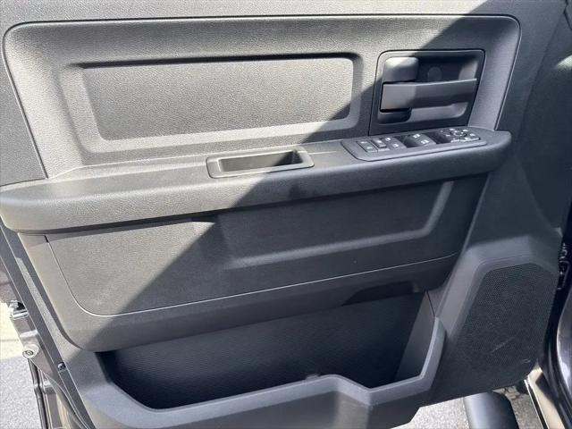 2026 Ram 2500 Black Express Crew Cab 4x4 6'4" Box
