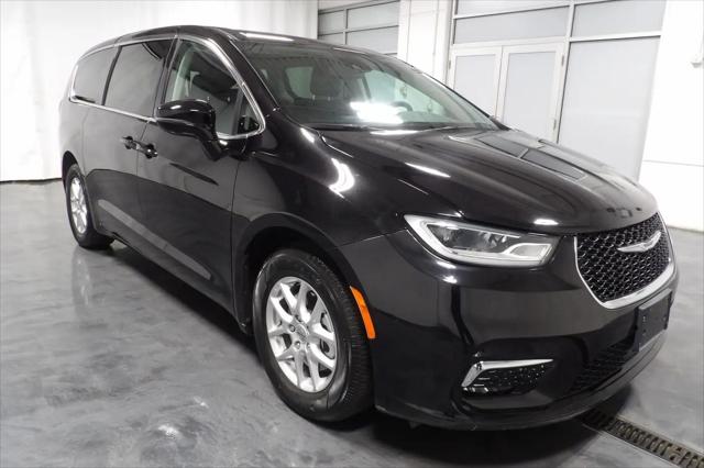 2024 Chrysler Pacifica Hybrid Select