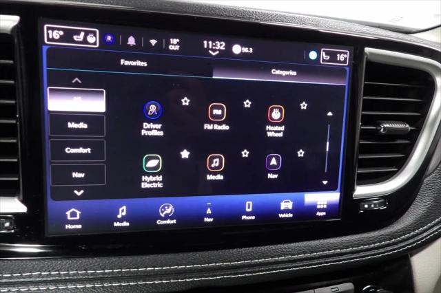 2024 Chrysler Pacifica Hybrid Select