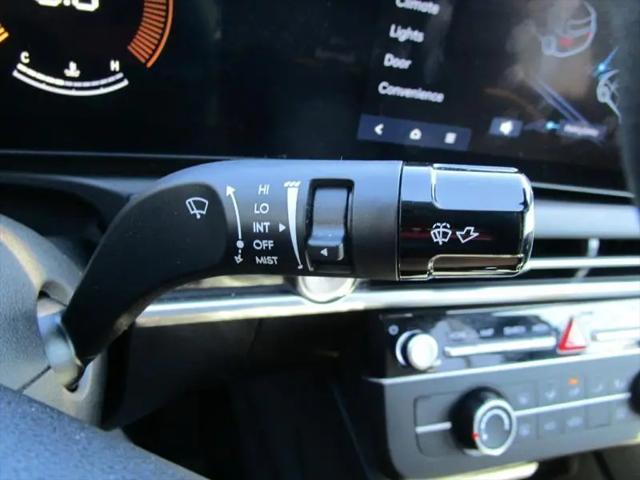 2025 Hyundai Santa Cruz SE
