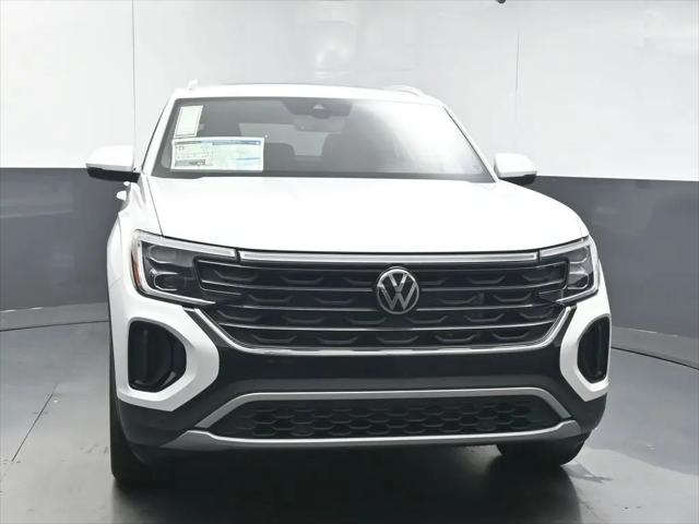 2026 Volkswagen Atlas Cross Sport SE with Technology
