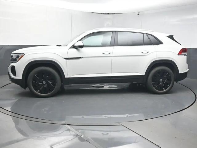 2026 Volkswagen Atlas Cross Sport SE with Technology