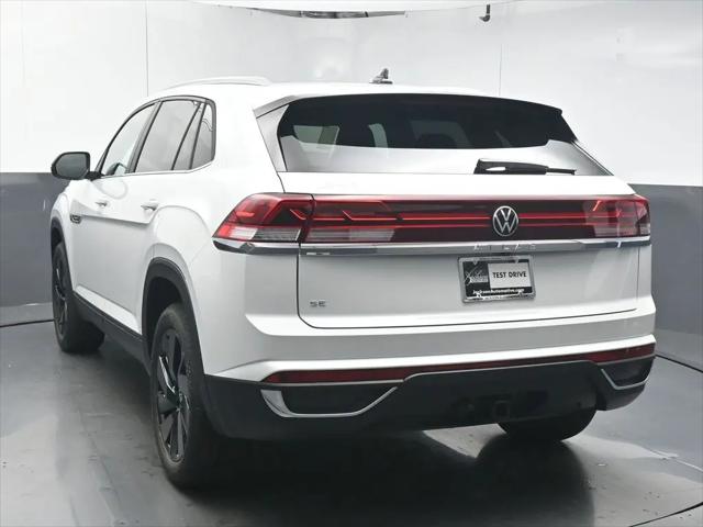 2026 Volkswagen Atlas Cross Sport SE with Technology