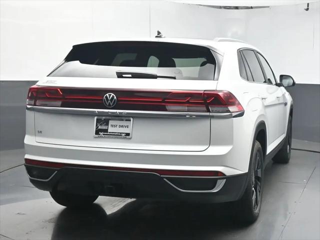 2026 Volkswagen Atlas Cross Sport SE with Technology