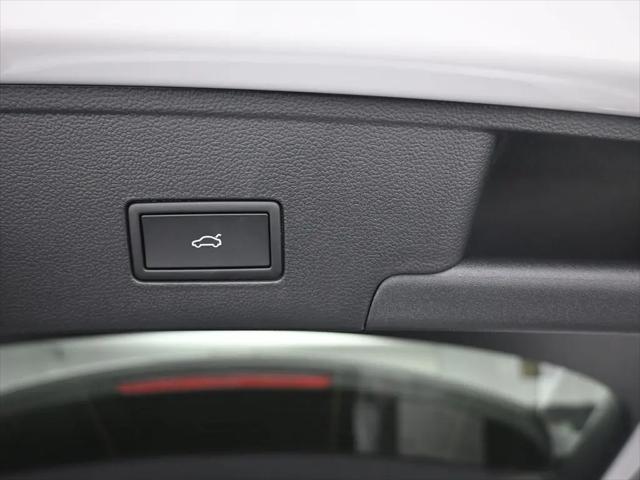 2026 Volkswagen Atlas Cross Sport SE with Technology