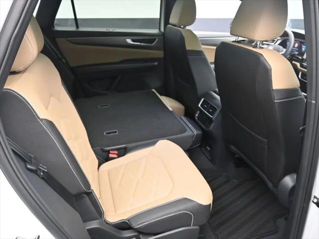 2026 Volkswagen Atlas Cross Sport SE with Technology