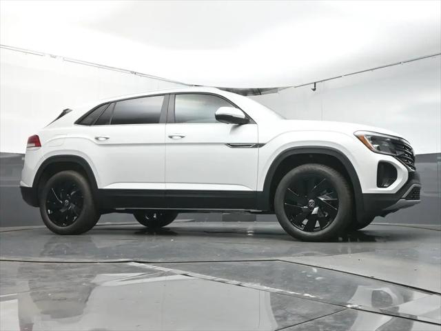 2026 Volkswagen Atlas Cross Sport SE with Technology