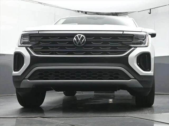 2026 Volkswagen Atlas Cross Sport SE with Technology