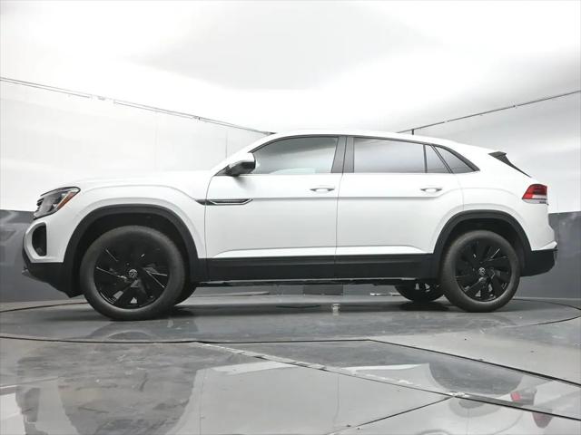 2026 Volkswagen Atlas Cross Sport SE with Technology