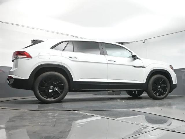 2026 Volkswagen Atlas Cross Sport SE with Technology