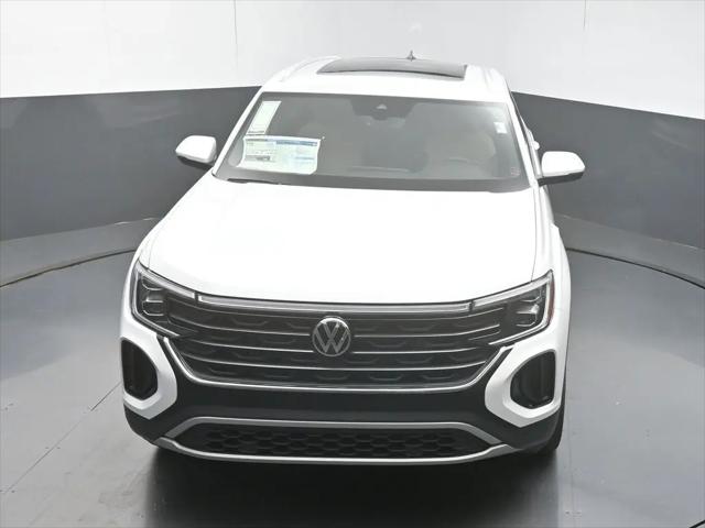 2026 Volkswagen Atlas Cross Sport SE with Technology