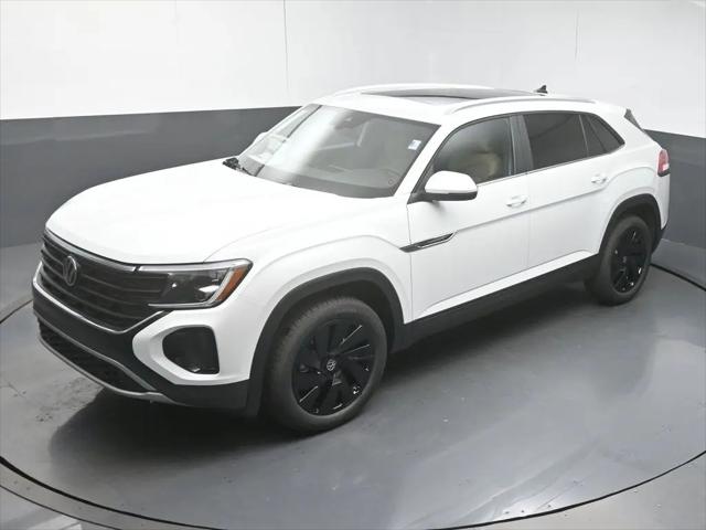 2026 Volkswagen Atlas Cross Sport SE with Technology