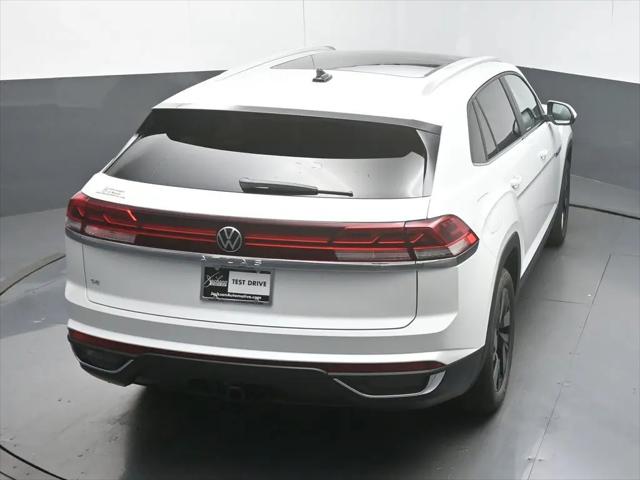 2026 Volkswagen Atlas Cross Sport SE with Technology