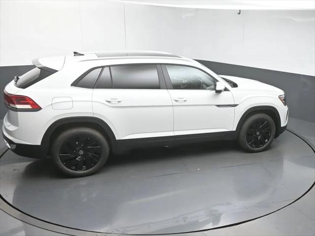 2026 Volkswagen Atlas Cross Sport SE with Technology