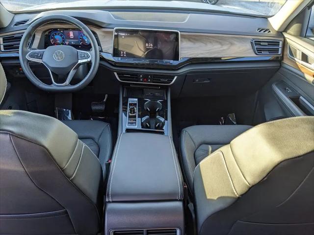 2026 Volkswagen Atlas SE with Technology