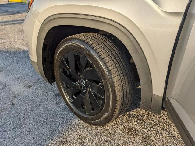 2026 Volkswagen Atlas SE with Technology