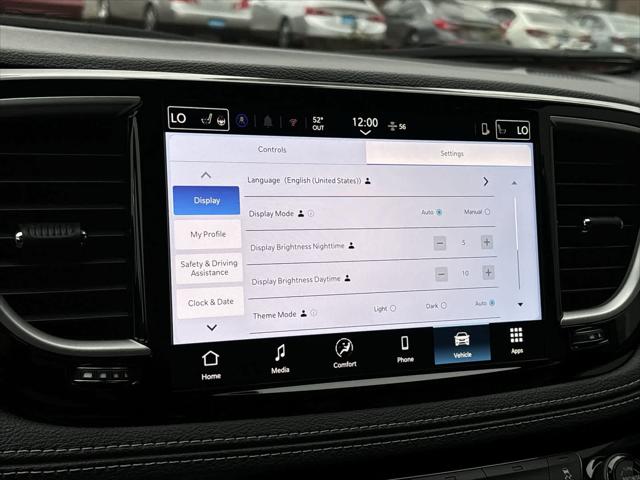 2026 Chrysler Pacifica Select
