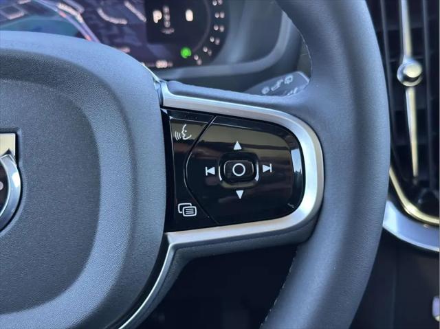 2026 Volvo XC90 Plus, B6 AWD Gas (mild hybrid), Gasoline, Bright, 7 Seats