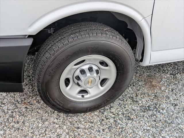 2025 Chevrolet Express Cargo Van RWD 2500 Regular Wheelbase WT