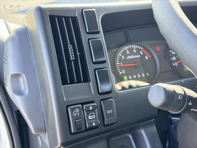 2025 Chevrolet 3500 LCF Gas Unknown