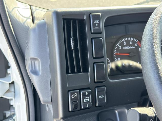 2025 Chevrolet 3500 LCF Gas Unknown