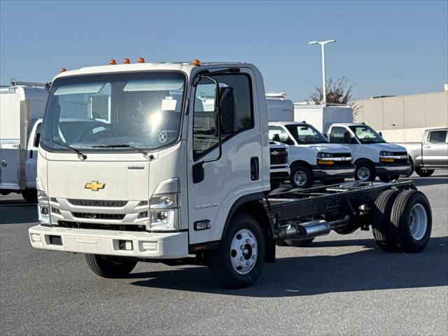 2025 Chevrolet 3500 LCF Gas Unknown