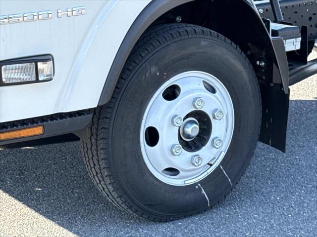 2025 Chevrolet 3500 LCF Gas Unknown