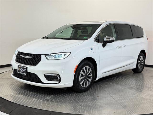 2023 Chrysler Pacifica Hybrid Limited 2023 Chrysler Pacifica Hybrid Limited