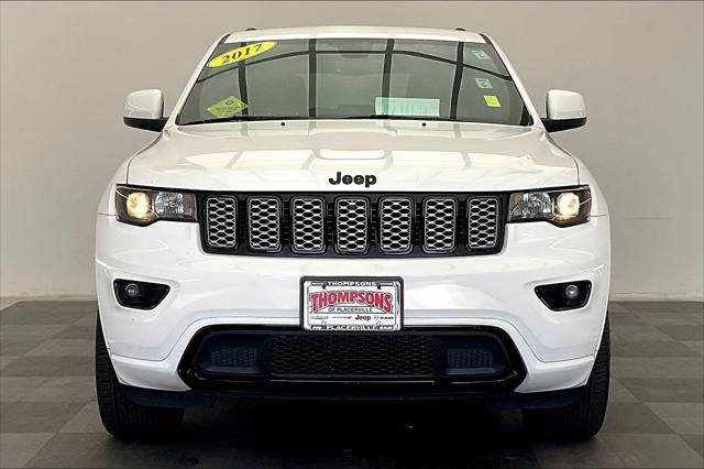 2017 Jeep Grand Cherokee Altitude 4x2 2017 Jeep Grand Cherokee Altitude 4x2