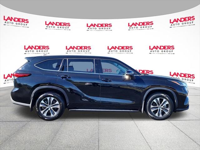 2022 Toyota Highlander XLE 2022 Toyota Highlander XLE