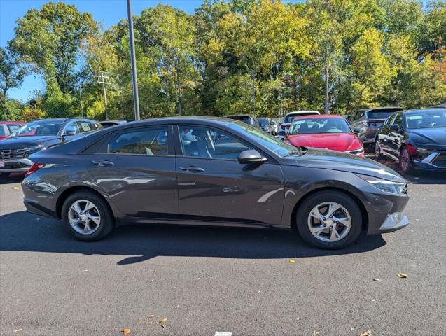 2022 Hyundai Elantra SE 2022 Hyundai Elantra SE