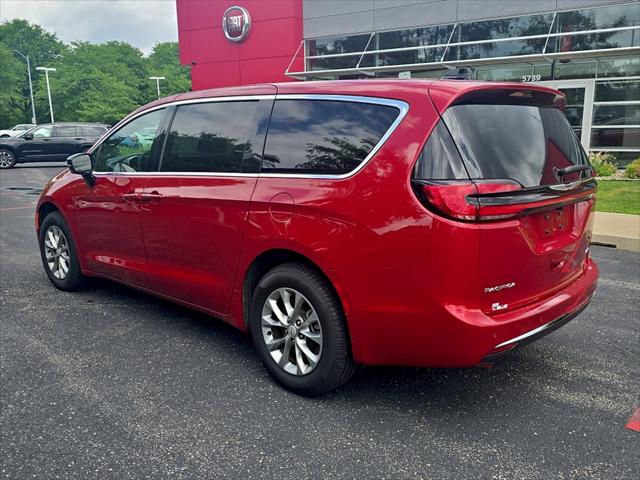 2026 Chrysler Pacifica Select AWD