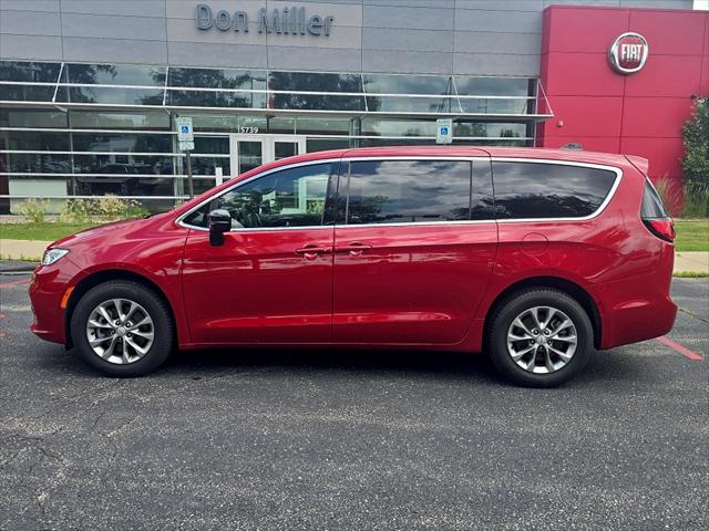 2026 Chrysler Pacifica Select AWD