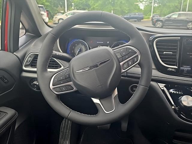 2026 Chrysler Pacifica Select AWD